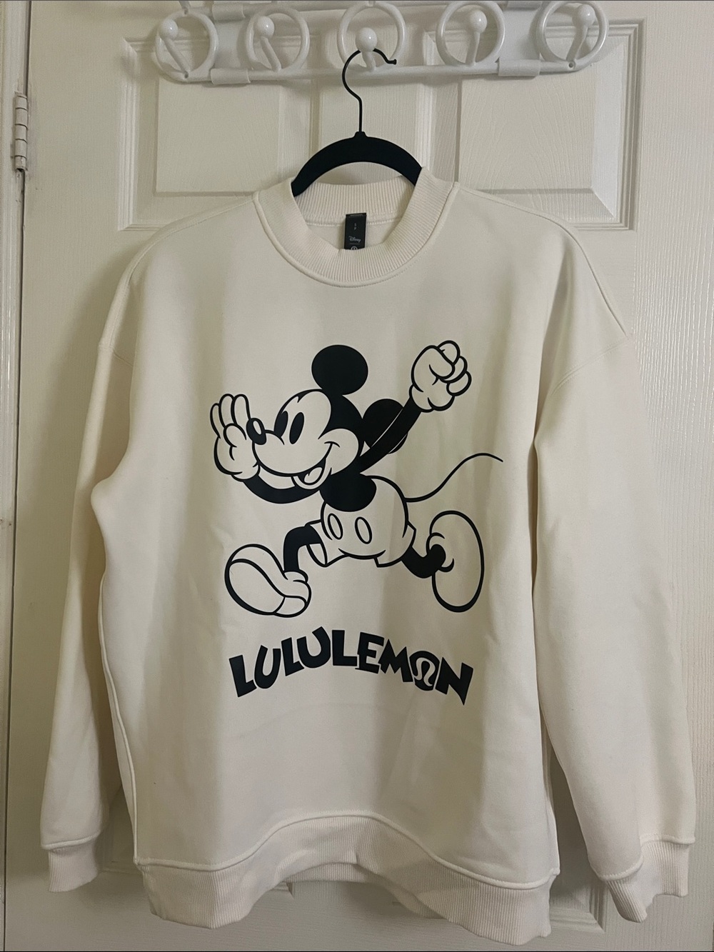 lululemon athletica Cream Crewneck Sweatshirt with Black Graphic